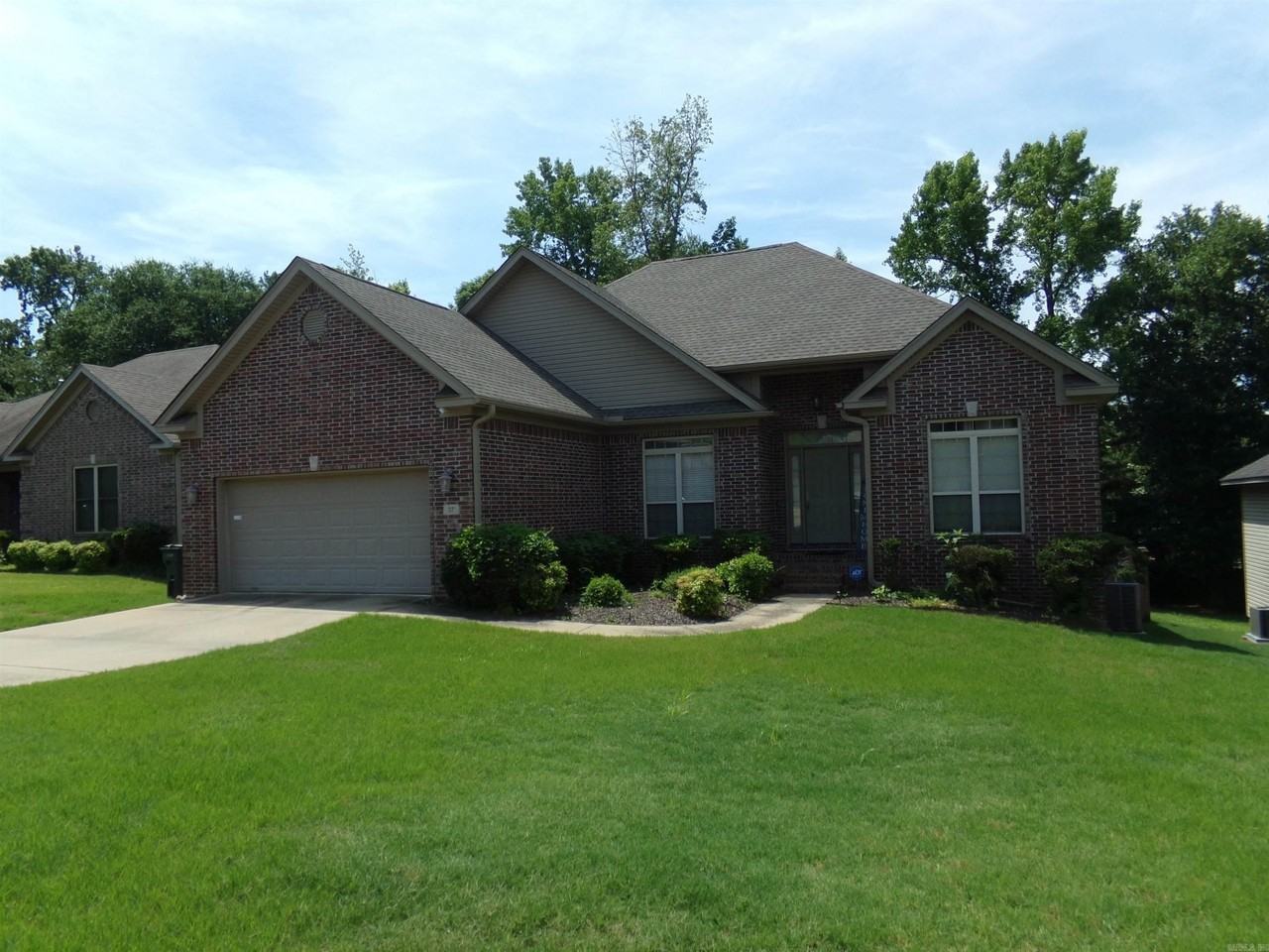 37 Woodridge Dr - Photo 2 of 6