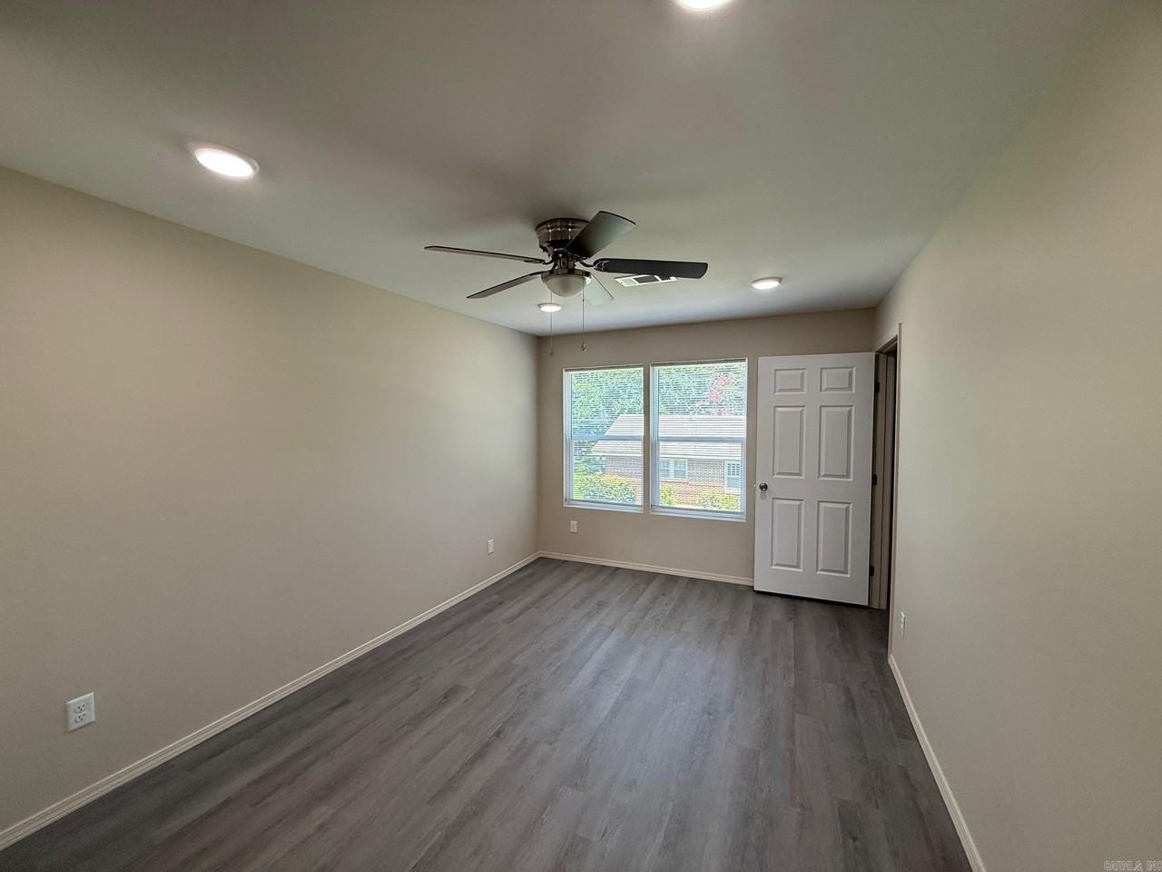 1226 School St - Photo 2 of 13