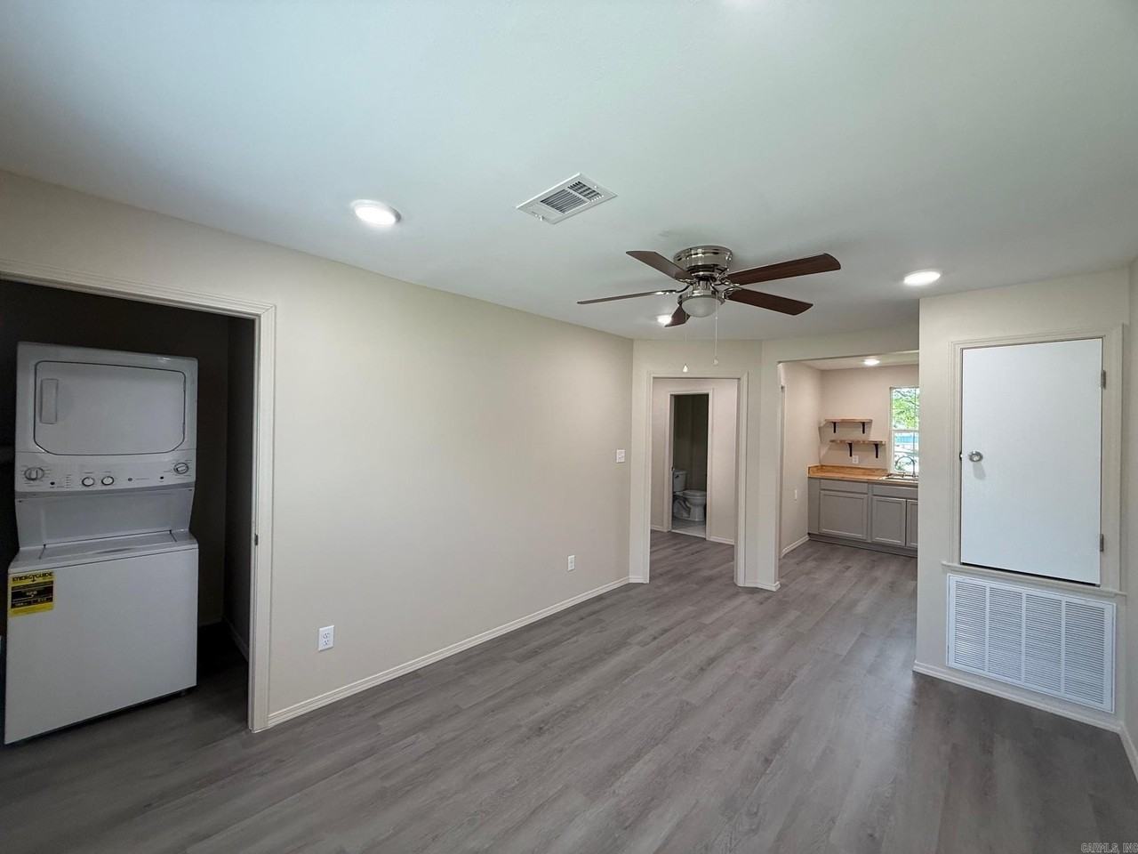 1226 School St - Photo 3 of 13