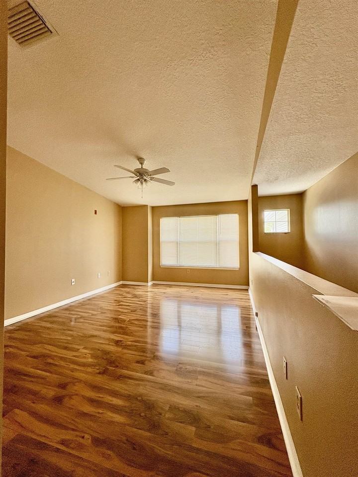 15207 Harbour Vista Cir - Photo 3 of 12