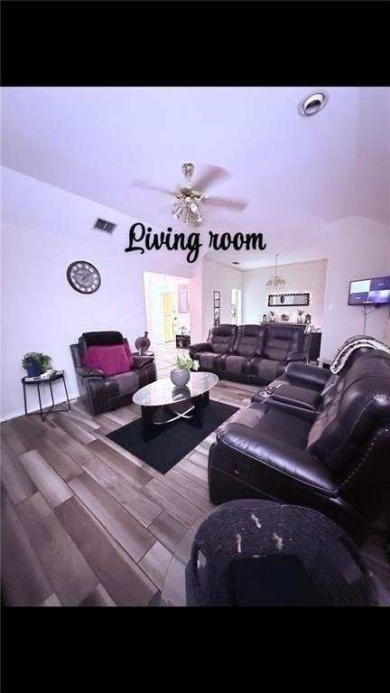 2809 Quebec Dr - Photo 6 of 14