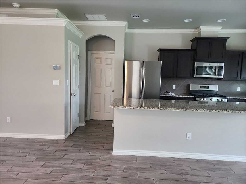 3033 Astros Way - Photo 4 of 10