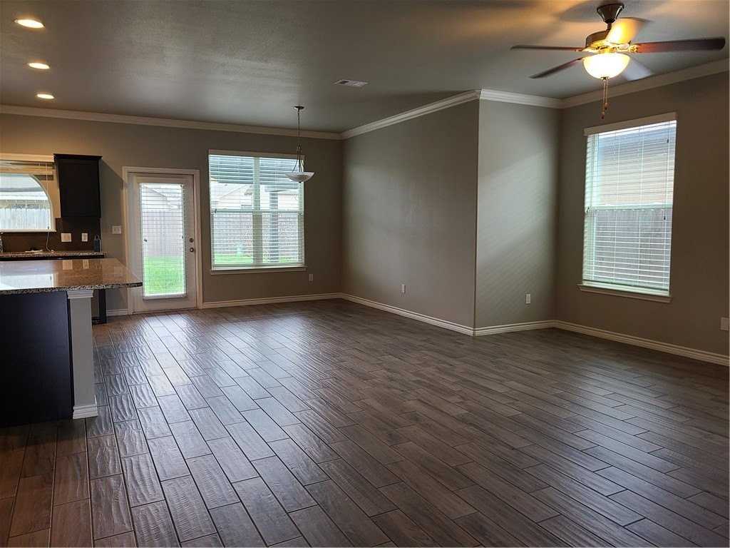 3033 Astros Way - Photo 5 of 10