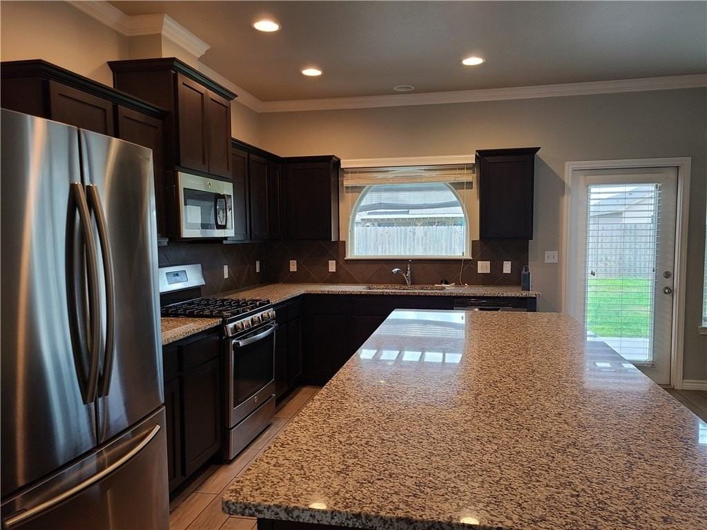 3033 Astros Way - Photo 6 of 10