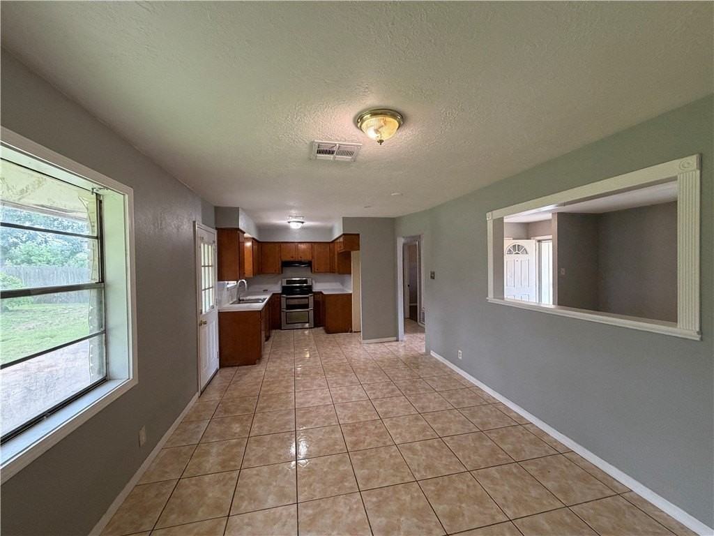 4406 Donegal Dr - Photo 7 of 24
