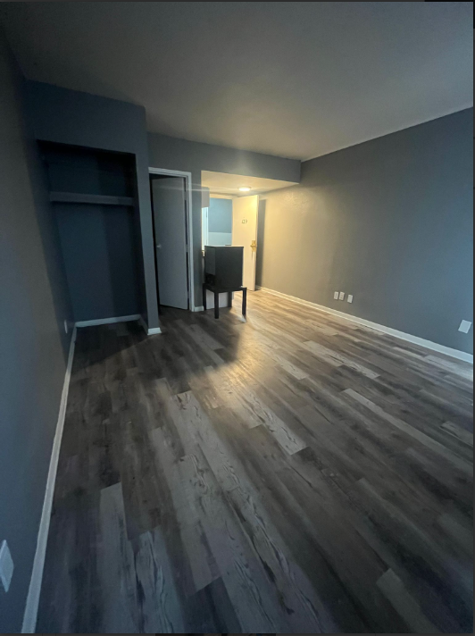 111 S Summit St #202 - Photo 2 of 9