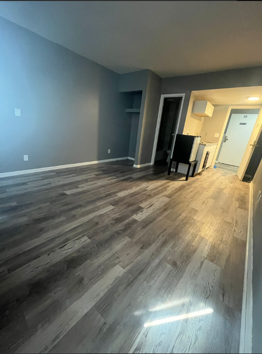 111 S Summit St #202 - Photo 3 of 9