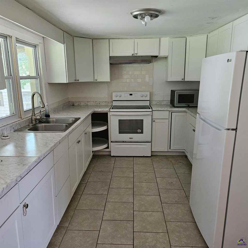 481 Lake Joy Rd - Photo 2 of 9