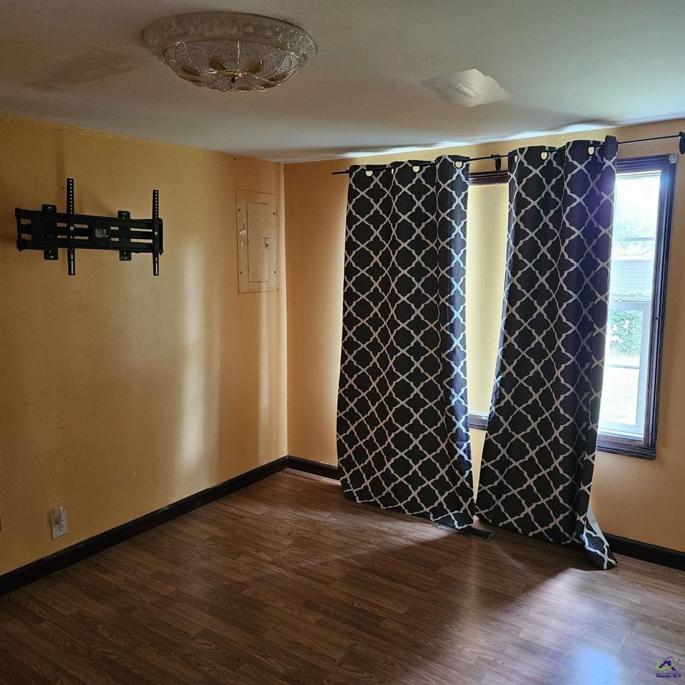 481 Lake Joy Rd - Photo 4 of 9