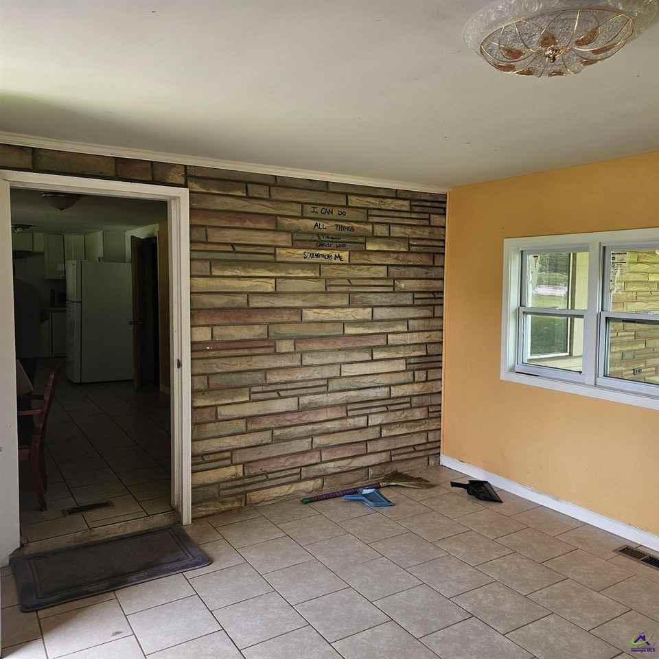 481 Lake Joy Rd - Photo 7 of 9