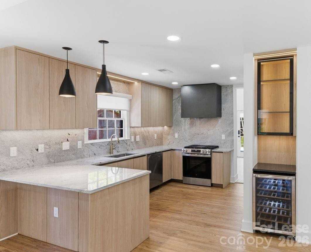 1838 Merriman Ave - Photo 3 of 34