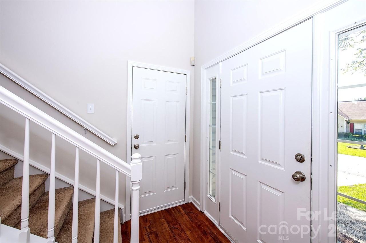 7405 Wapiti Ct - Photo 4 of 23