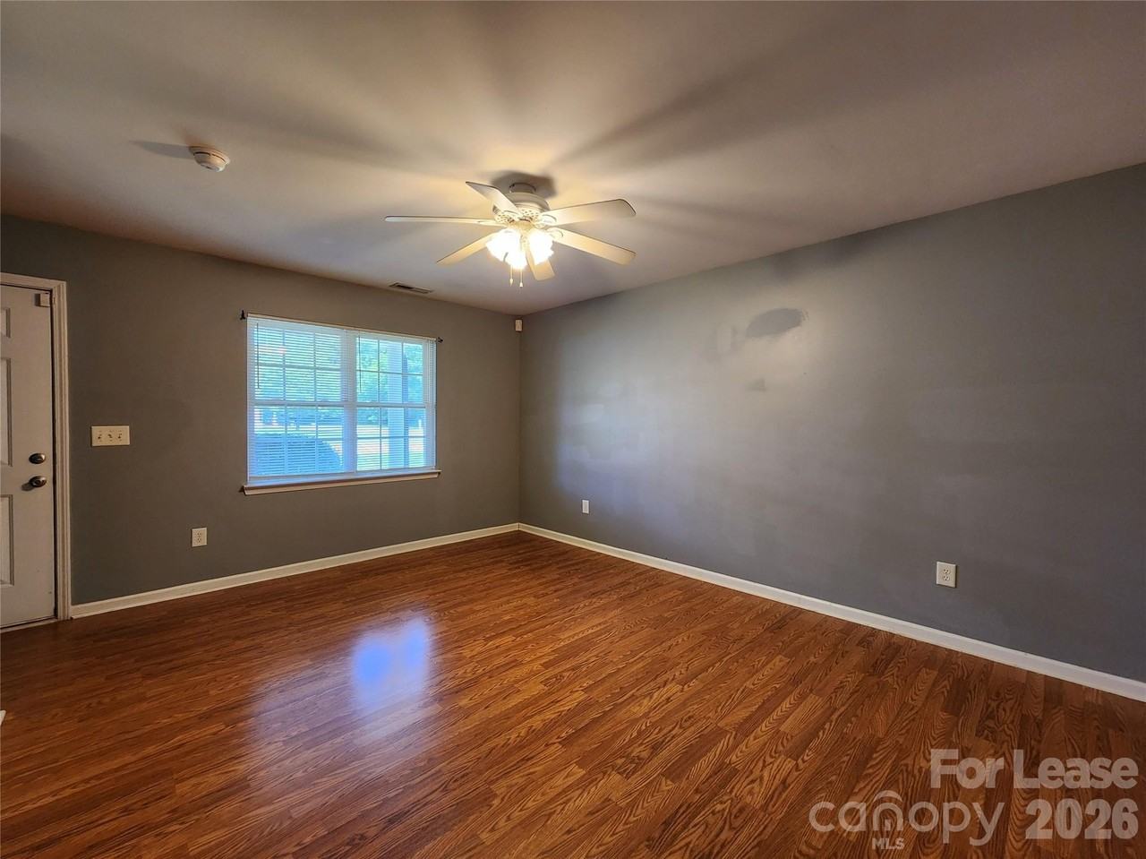 2508 S Ridge Ave - Photo 2 of 14
