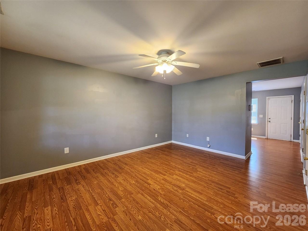 2508 S Ridge Ave - Photo 3 of 14