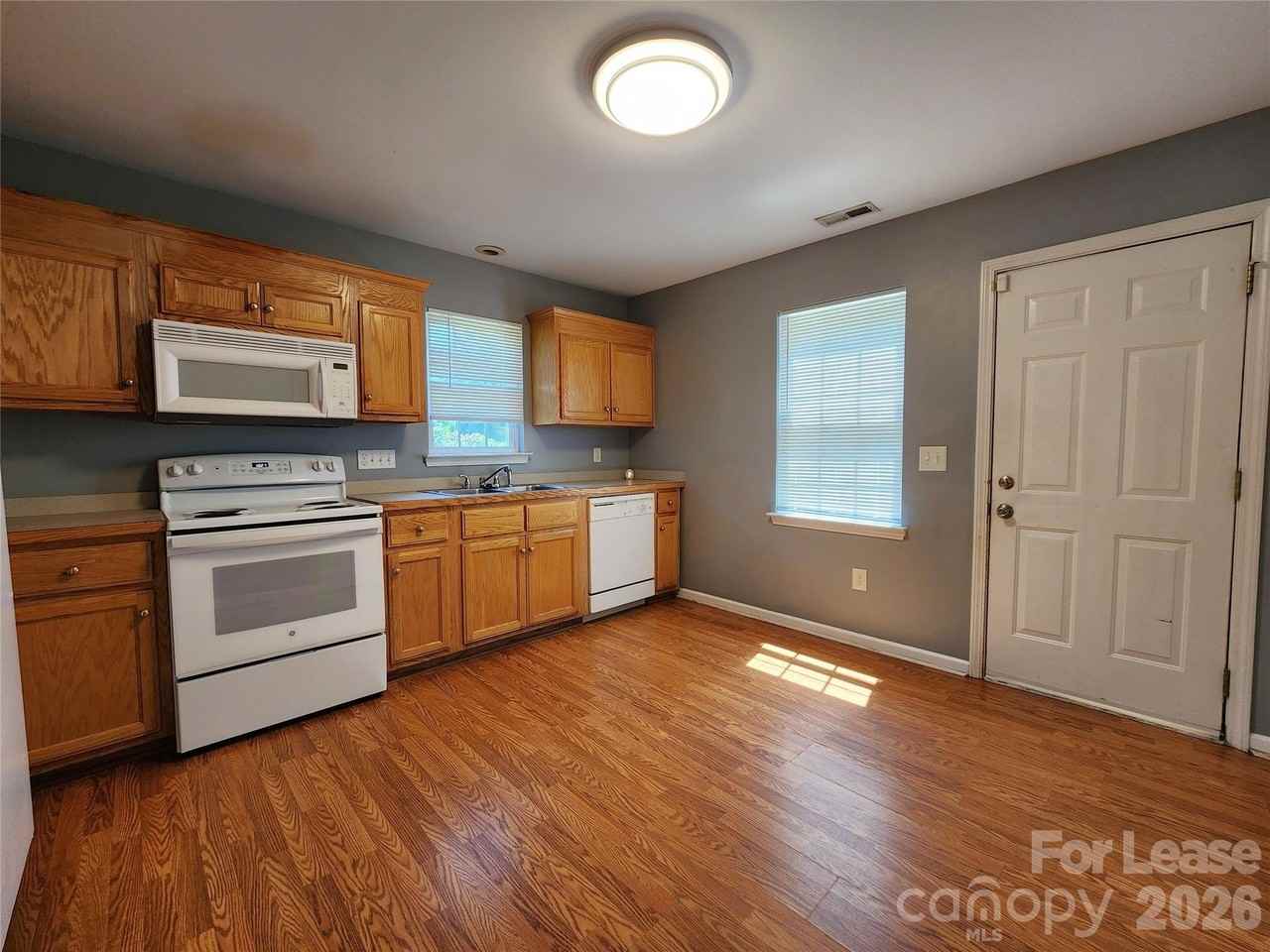 2508 S Ridge Ave - Photo 5 of 14