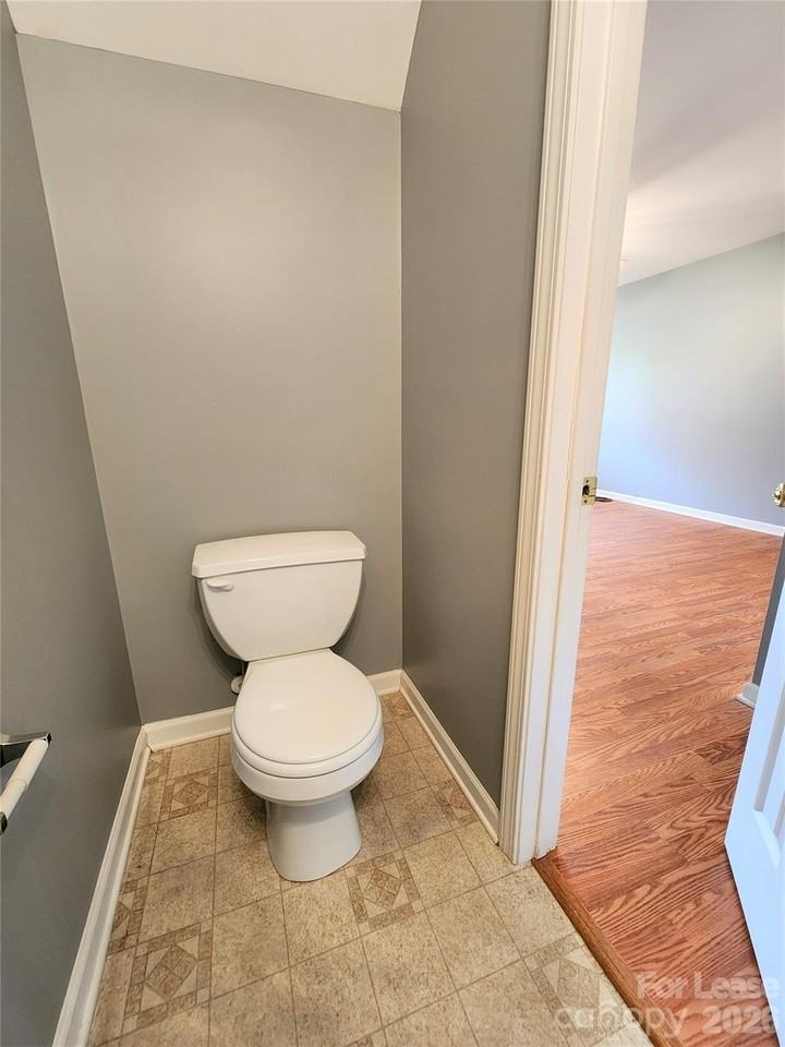 2508 S Ridge Ave - Photo 7 of 14