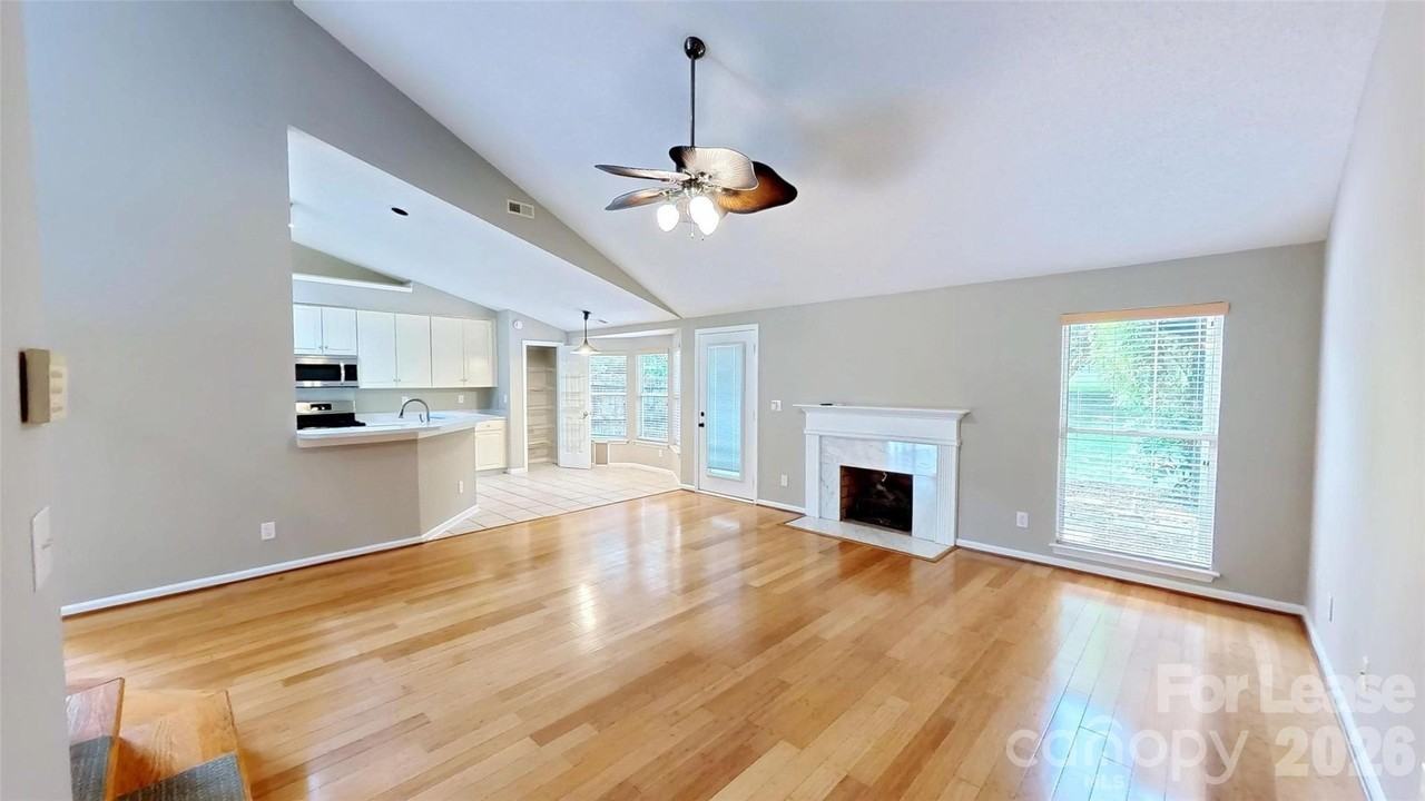 3010 Williams Station Rd - Photo 4 of 13