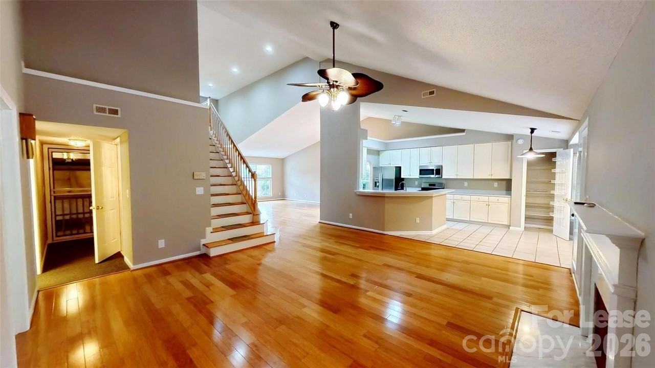 3010 Williams Station Rd - Photo 5 of 13