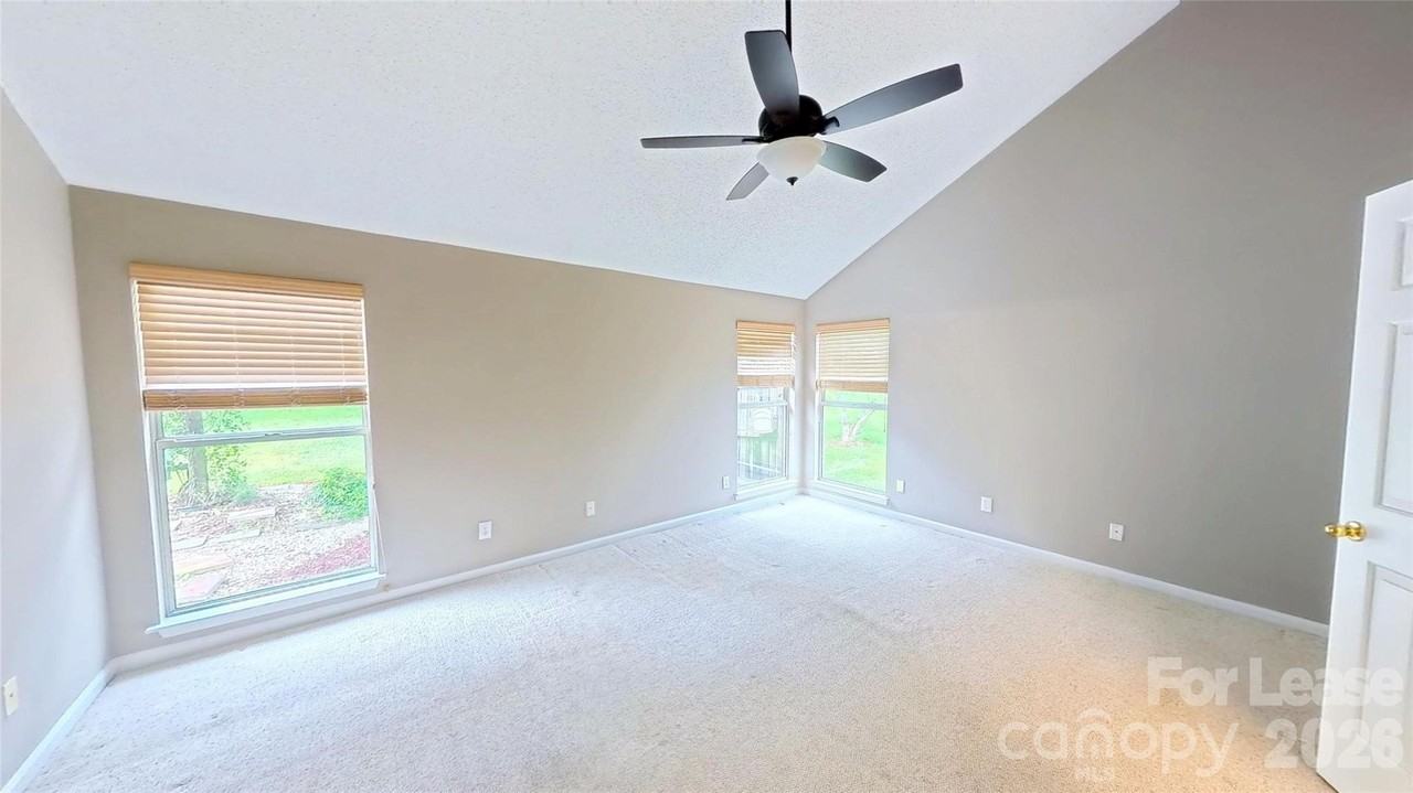 3010 Williams Station Rd - Photo 7 of 13
