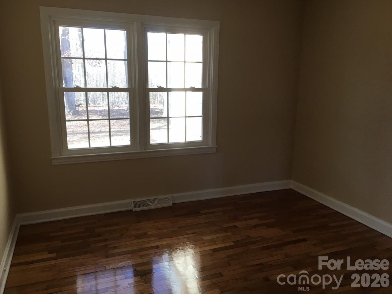 445 Bess Town Rd - Photo 5 of 16
