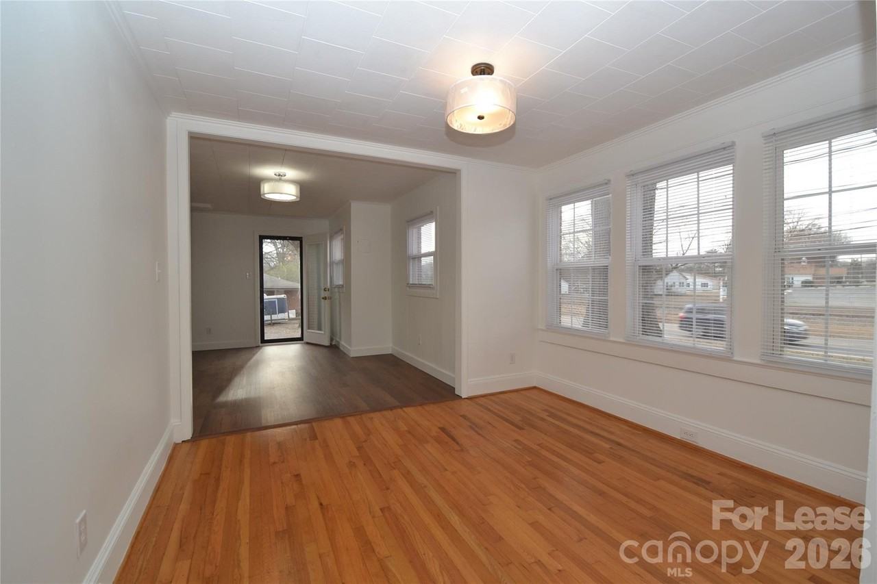 1127 Mecklenburg Hwy - Photo 5 of 17