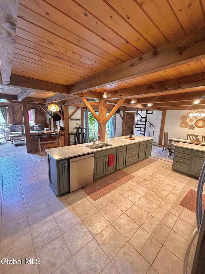 148 Ruggles Rd - Photo 3 of 19