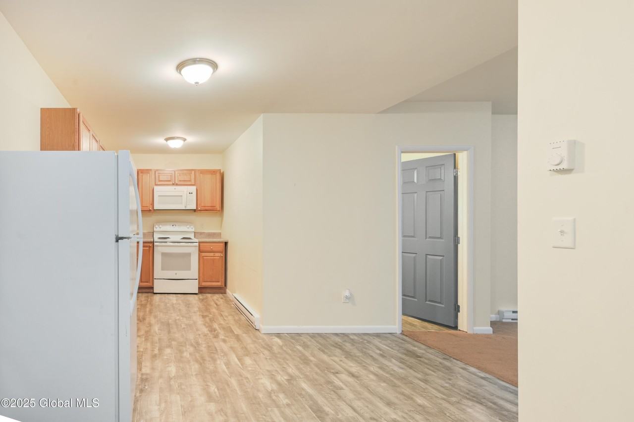 281 Main St #3 - Photo 5 of 22