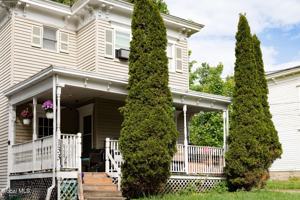 featured image of 133 Union St #1