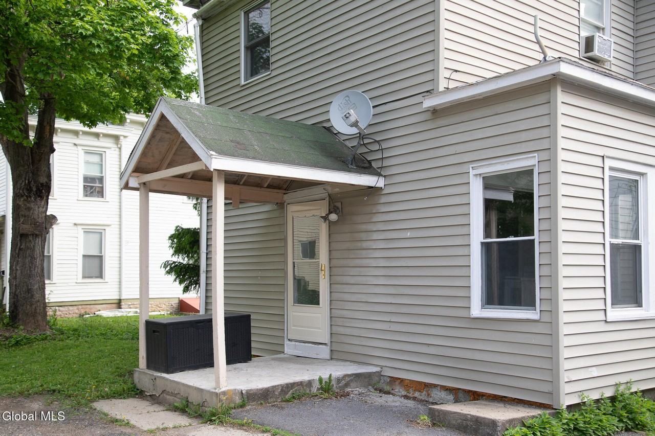 133 Union St #1 - Photo 3 of 18