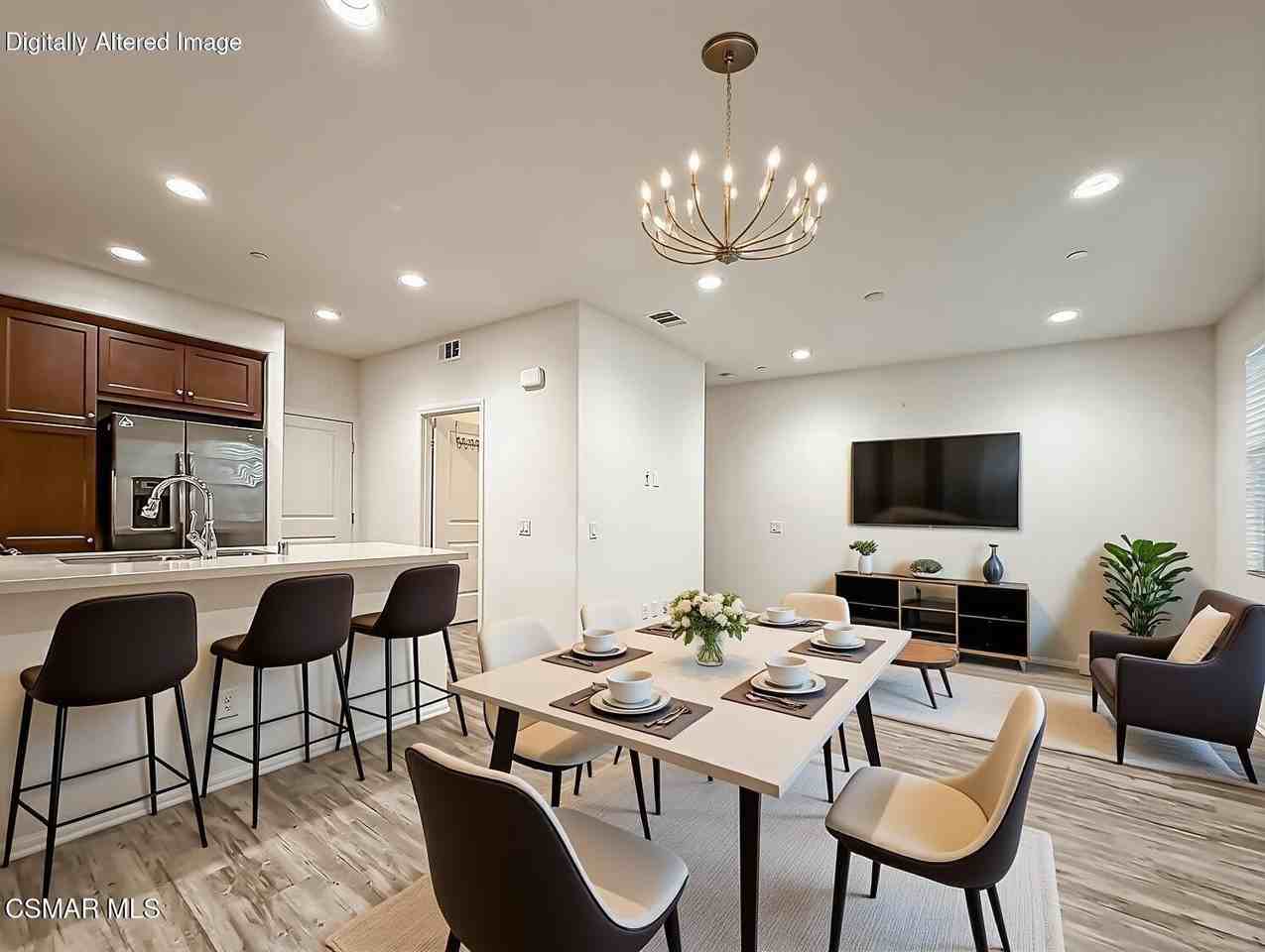 389 Castiano St - Photo 5 of 38