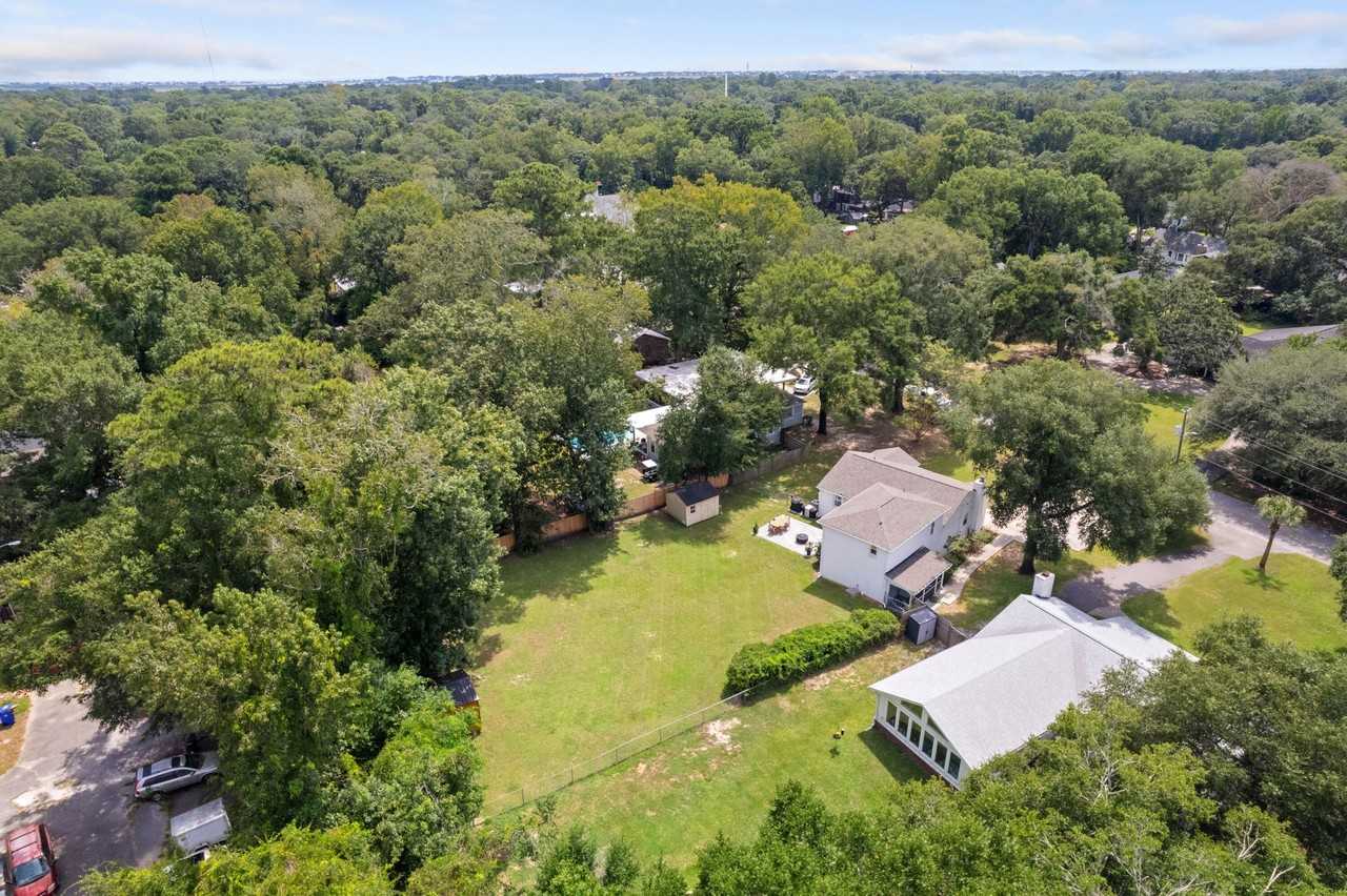1126 Pleasant Pines Rd - Photo 4 of 50