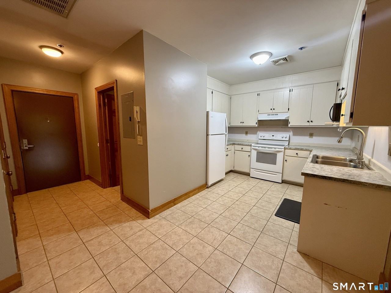 11 Centre St #19 - Photo 2 of 18