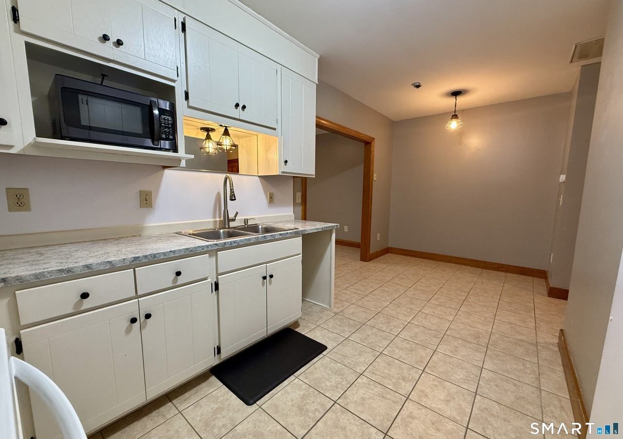 11 Centre St #19 - Photo 4 of 18