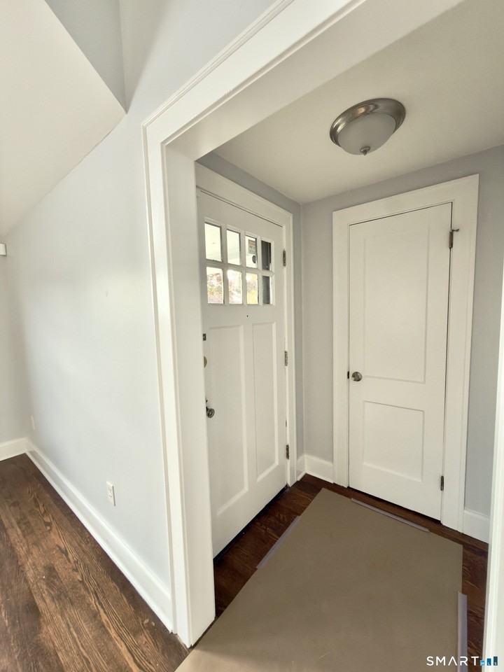 57 Elm St - Photo 3 of 31