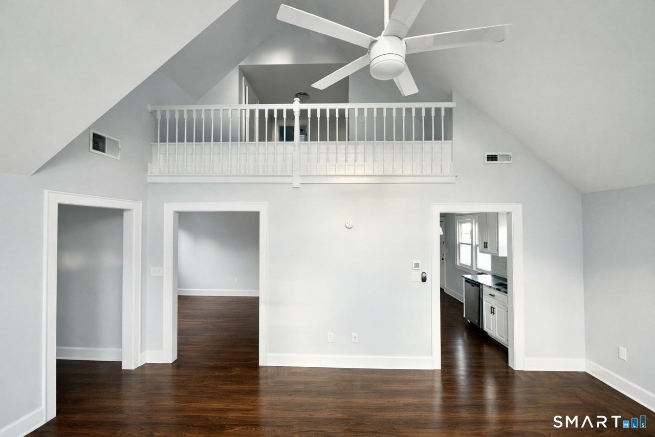 57 Elm St - Photo 4 of 31
