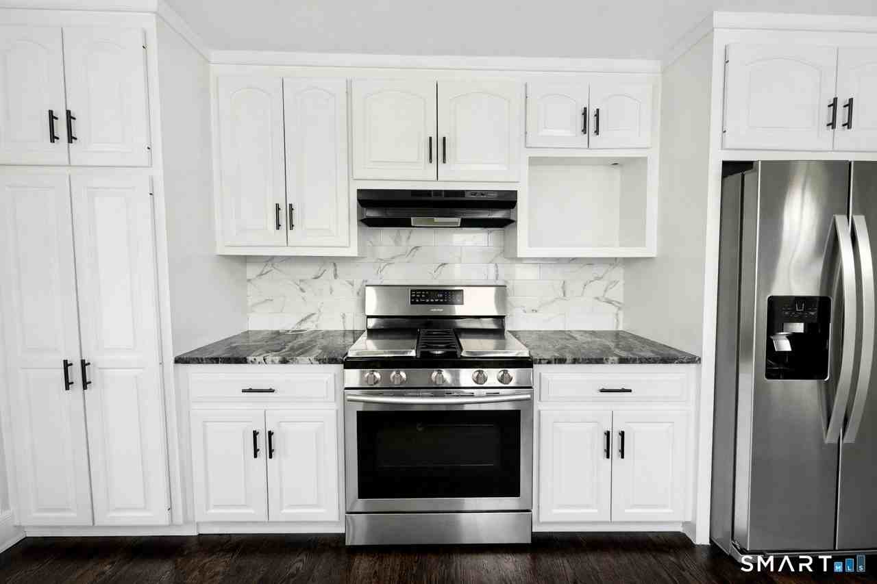 57 Elm St - Photo 7 of 31
