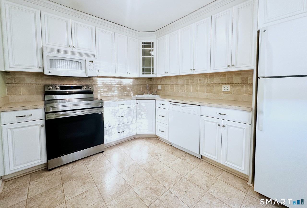 153 Penn Cmn #153 - Photo 4 of 25