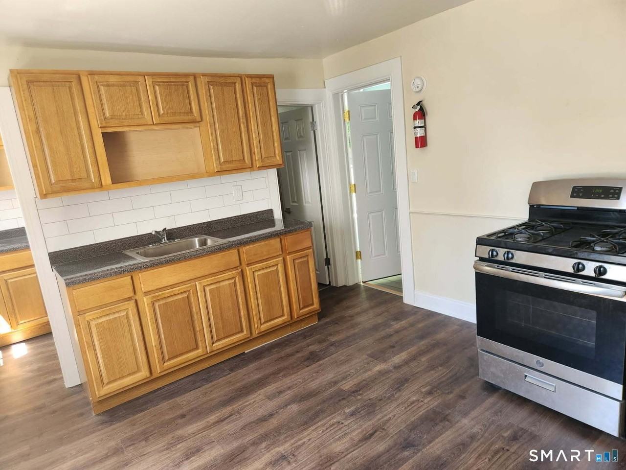 280 Park Ave - Photo 2 of 10