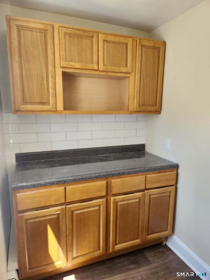 280 Park Ave - Photo 4 of 10
