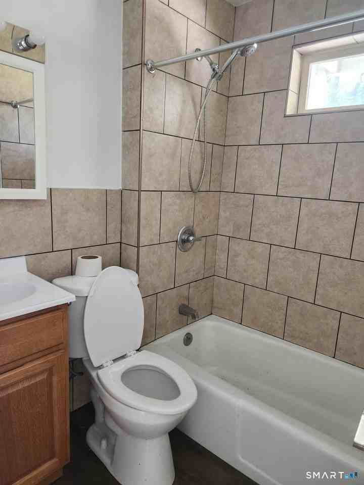 280 Park Ave - Photo 6 of 10
