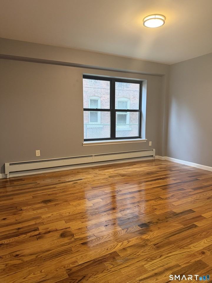 115 Bedford St - Photo 4 of 5