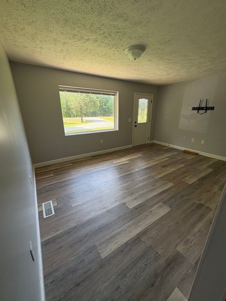 837 Bear Creek Rd - Photo 3 of 22