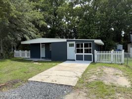 featured image of 430 Dorothy Ave