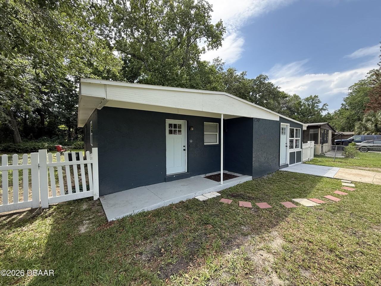 430 Dorothy Ave - Photo 2 of 11