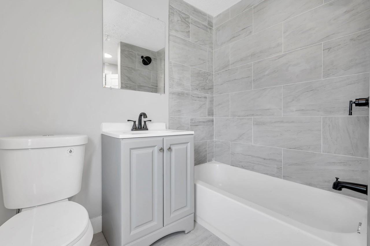 235 N Willow St - Photo 7 of 11
