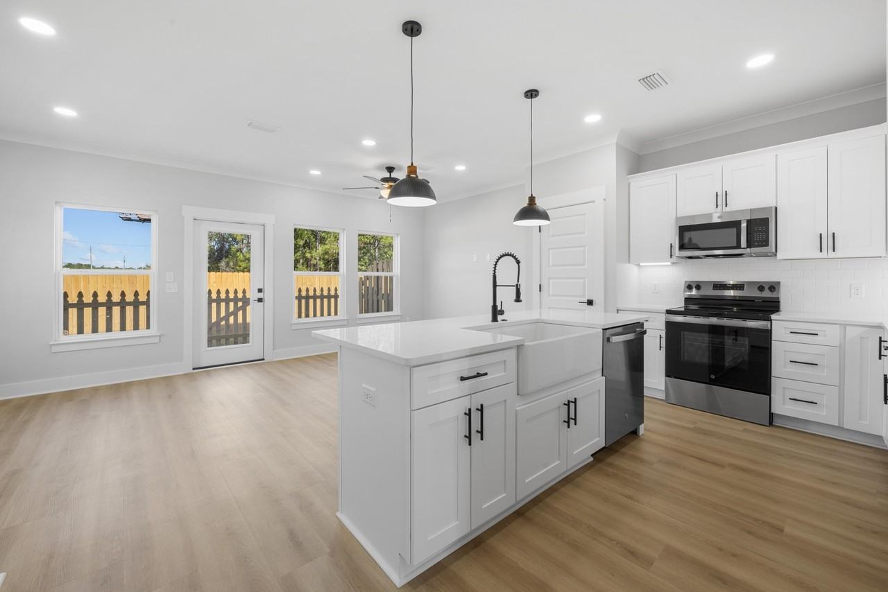 710 Dale Pl #3 - Photo 4 of 36