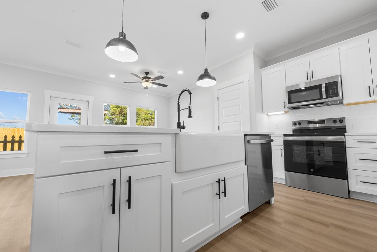 710 Dale Pl #3 - Photo 5 of 36