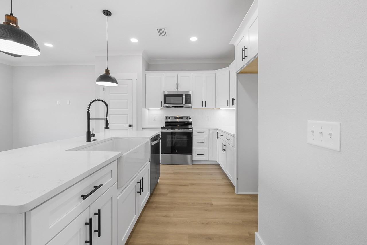 710 Dale Pl #3 - Photo 6 of 36