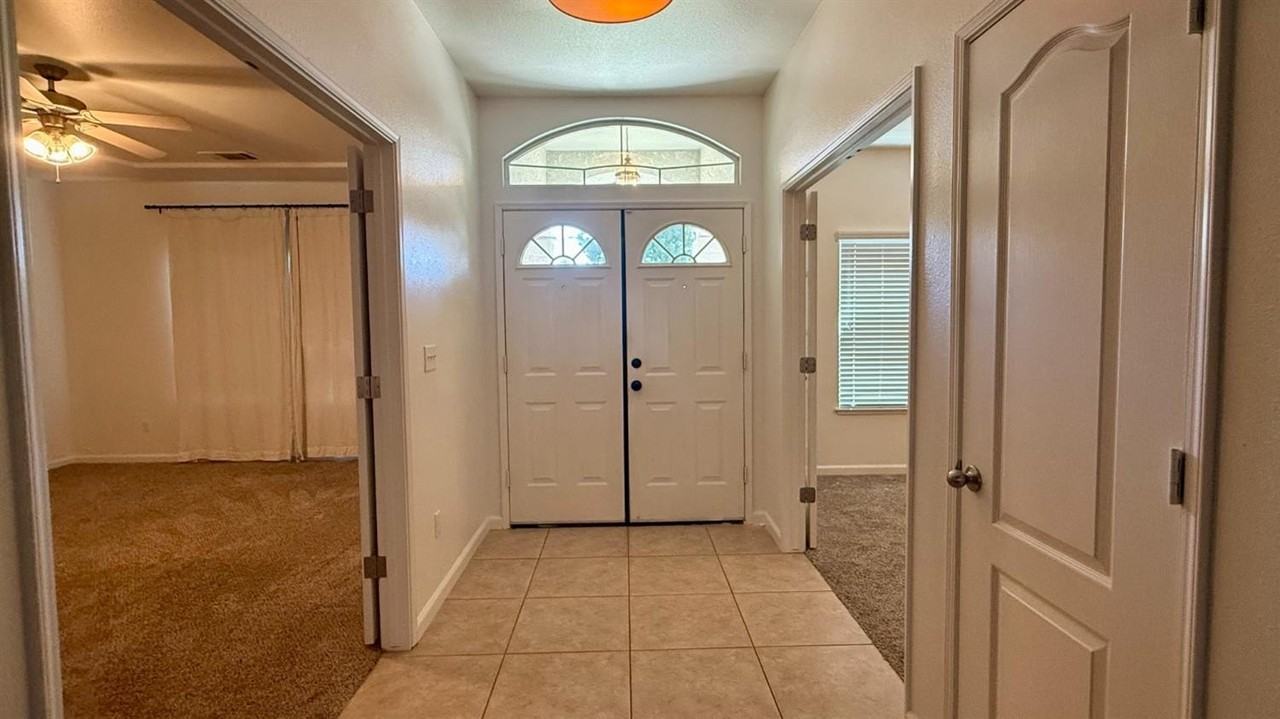 1548 W Hampton Cir - Photo 2 of 23
