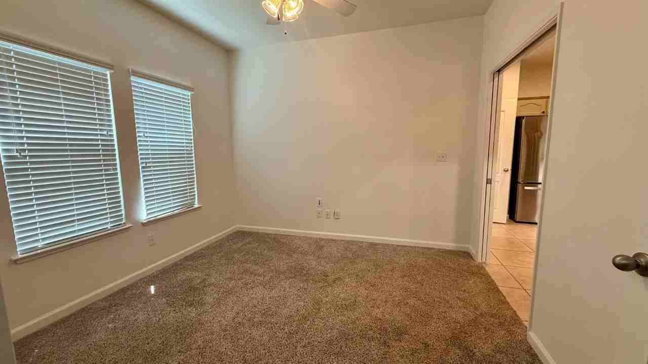 1548 W Hampton Cir - Photo 3 of 23